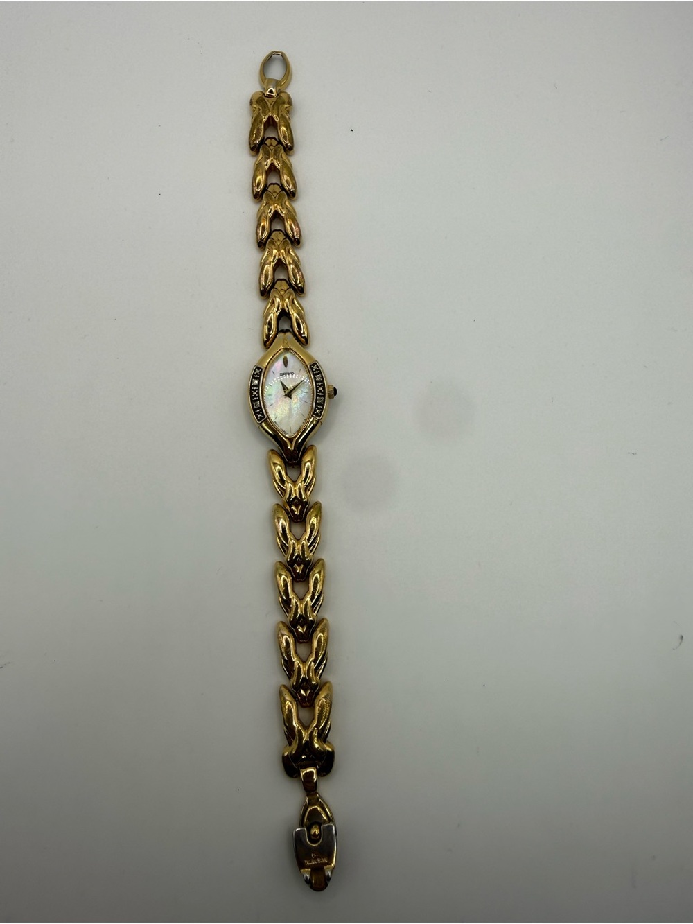 Vintage Seiko 4N00-6799 Ladies Gold Tone Mother of Pearl Crystal Watch 6.75”